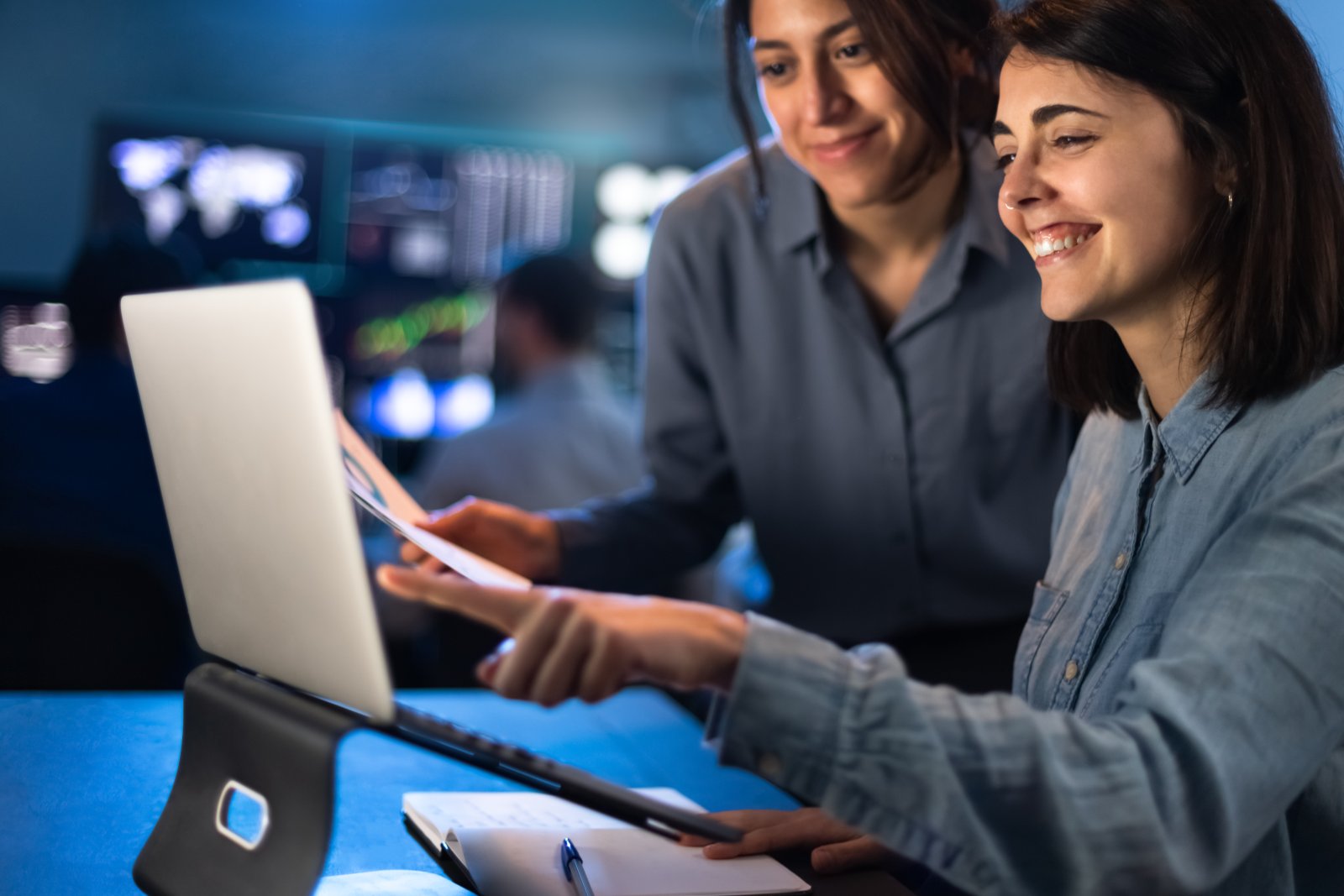 multiracial female stock traders analyze positive 2023 11 27 05 19 34 utc