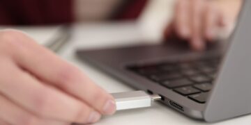 Urządzenia USB Losowo się Rozłączają – Jak Znaleźć Źródło Problemu?